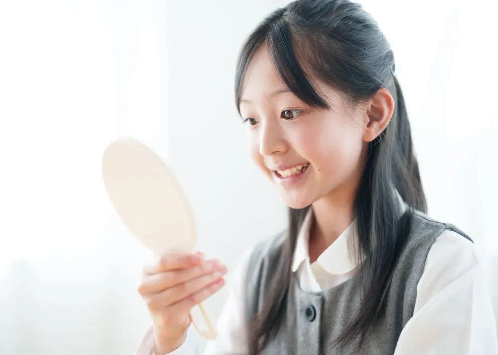 正しい噛み合わせによってしっかりと咀嚼し、はっきりとした正しい発音ができるようになる顎の成長イメージ